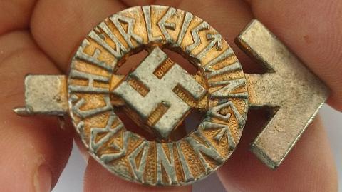 WWII GERMAN nazi HITLER YOUTH PROFICIENCY BADGE PIN IN BRONZE (METAL) "For proficiency in the Hitler Youth"