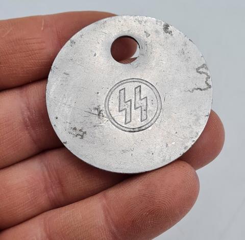 Concentration camp Auschwitz Waffen SS totenkopf guard metal dog disk ID numbered