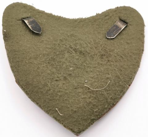 FIRST MODEL NAZI EARLY SA / SS STANDARD UNIFORM BEARER’S GORGET