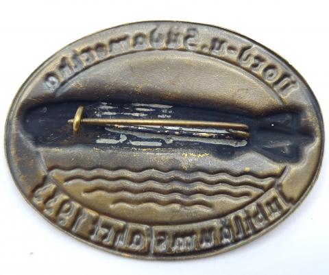 Rare early Third Reich Germany Zeppelin commemorative pin 1933 with swastika