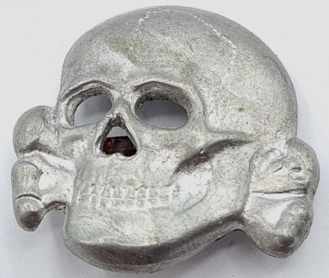 Waffen SS totenkopf visor cap metal insignia skull RZM M1/52 Deschler & Sohn