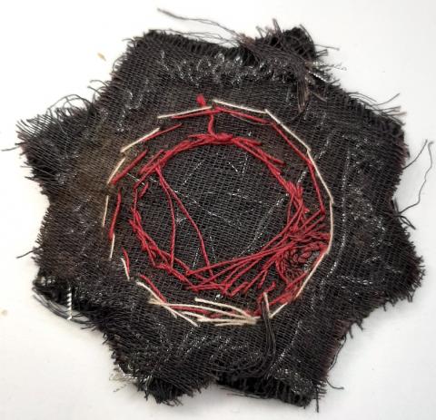 WAFFEN SS WAR ORDER OF THE GERMAN CROSS CLOTH PATCH AWARD IN GOLD BADGE TUNIC REMOVED WAFFEN SS WAR ORDER OF THE GERMAN CROSS CLOTH PATCH AWARD IN GOLD BADGE TUNIC REMOVED