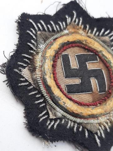 WAFFEN SS WAR ORDER OF THE GERMAN CROSS CLOTH PATCH AWARD IN GOLD BADGE TUNIC REMOVED WAFFEN SS WAR ORDER OF THE GERMAN CROSS CLOTH PATCH AWARD IN GOLD BADGE TUNIC REMOVED