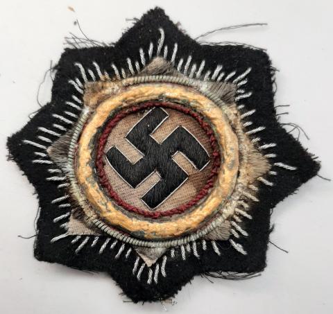 WAFFEN SS WAR ORDER OF THE GERMAN CROSS CLOTH PATCH AWARD IN GOLD BADGE TUNIC REMOVED WAFFEN SS WAR ORDER OF THE GERMAN CROSS CLOTH PATCH AWARD IN GOLD BADGE TUNIC REMOVED