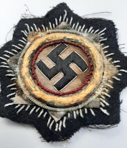 WAFFEN SS WAR ORDER OF THE GERMAN CROSS CLOTH PATCH AWARD IN GOLD BADGE TUNIC REMOVED WAFFEN SS WAR ORDER OF THE GERMAN CROSS CLOTH PATCH AWARD IN GOLD BADGE TUNIC REMOVED