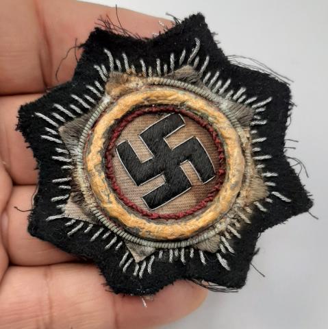 WAFFEN SS WAR ORDER OF THE GERMAN CROSS CLOTH PATCH AWARD IN GOLD BADGE TUNIC REMOVED WAFFEN SS WAR ORDER OF THE GERMAN CROSS CLOTH PATCH AWARD IN GOLD BADGE TUNIC REMOVED
