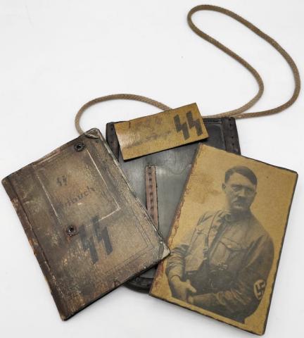 WW2 GERMAN NAZI WAFFEN SS SOLDBUCH ETUI HITLER PICTURE WEHRPAS ID ORIGINAL PHOTO DOGTAG