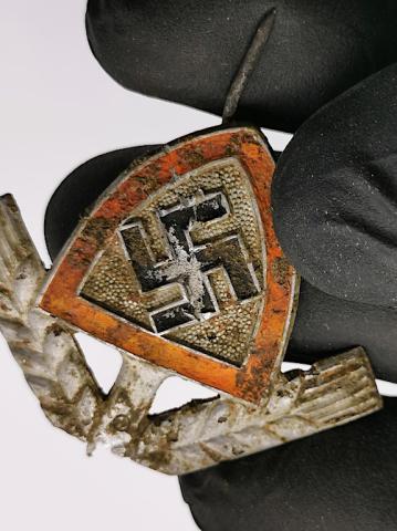 WW2 GERMAN NAZI GROUND FOUND RAD WORKERS PIN BADGE AWARD MARKED SWASTIKA