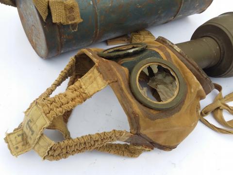 WW2 GERMAN NAZI INVASION OF POLAND POLISH GAS MASK SET WITH FILTER AND CASE