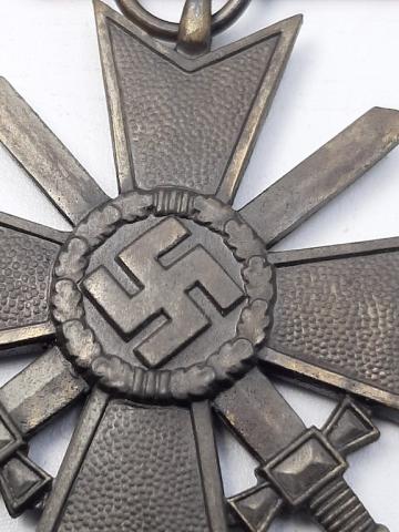 WW2 GERMAN NAZI MERIT CROSS WITH SWORDS MEDAL AWARD