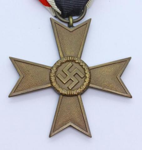 WW2 GERMAN NAZI ORIGINAL WAR MERIT CROSS MEDAL AWARD Kriegsverdienstkreuz