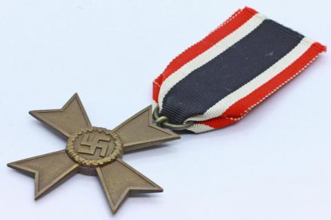 WW2 GERMAN NAZI ORIGINAL WAR MERIT CROSS MEDAL AWARD Kriegsverdienstkreuz