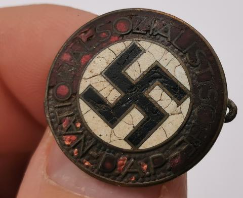 WW2 GERMAN NAZI NSDAP ADOLF HITLER PARTY MEMBERSHIP PIN BY RZM WITH SWASTIKA