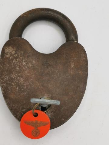 WW2 GERMAN NAZI POW PRISON OR CONCENTRATION CAMP THIRD REICH PADLOCK + KEY WITH EAGLE AND NUMBER