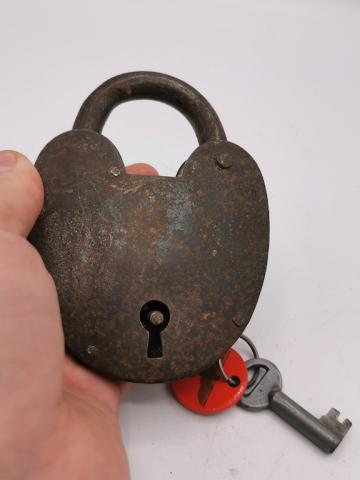 WW2 GERMAN NAZI POW PRISON OR CONCENTRATION CAMP THIRD REICH PADLOCK + KEY WITH EAGLE AND NUMBER