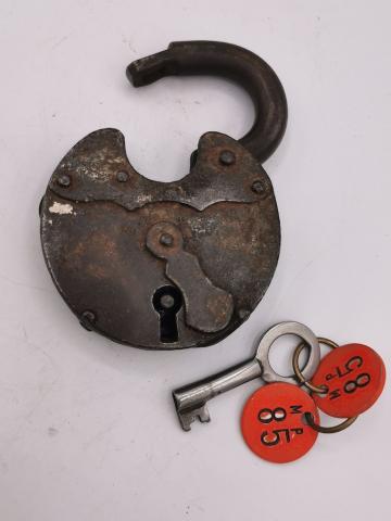 WW2 GERMAN NAZI POW PRISON CONCENTRATION CAMP THIRD REICH PADLOCK KEY EAGLE