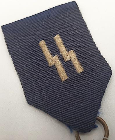 WW2 GERMAN NAZI WAFFEN SS 8 YEARS OF FAITHFUL SERVICES IN THE WAFFEN SS MEDAL AWARD WITH SS RUNES ORIGINAL RIBBON