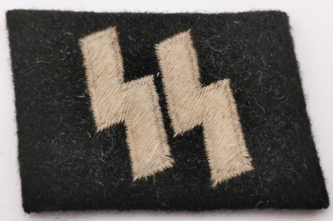 ORIGINAL GERMAN NAZI WAFFEN SS ENLISTED NCO COLLAR TAB SS RUNES WITH RZM TAG REMAINS