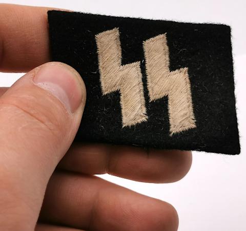 ORIGINAL GERMAN NAZI WAFFEN SS ENLISTED NCO COLLAR TAB SS RUNES WITH RZM TAG REMAINS