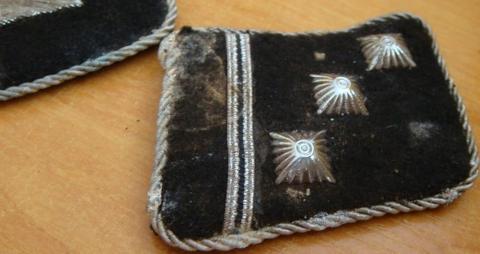WW2 GERMAN NAZI WAFFEN SS OFFICER TUNIC REMOVED COLLAR TAB MATCHED SET USA VET SOUVENIR WW2 GERMAN NAZI WAFFEN SS OFFICER TUNIC REMOVED COLLAR TAB MATCHED SET USA VET SOUVENIR