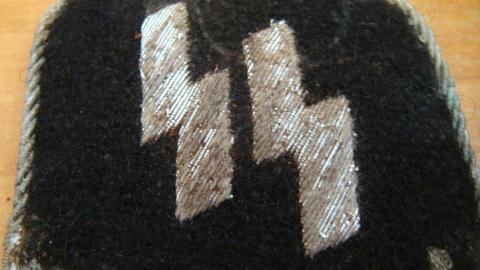 WW2 GERMAN NAZI WAFFEN SS OFFICER TUNIC REMOVED COLLAR TAB MATCHED SET USA VET SOUVENIR WW2 GERMAN NAZI WAFFEN SS OFFICER TUNIC REMOVED COLLAR TAB MATCHED SET USA VET SOUVENIR