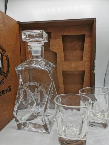 POST WAR 3-PIECES WHISKY SET IN WOODEN CASE STAMPED WAFFEN SS - AMAZE YOUR FRIENDS !!