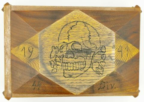 WW2 GERMAN NAZI ORIGINAL WAFFEN SS TOTENKOPF PANZER WOODEN CASE DATED WITH SKULL