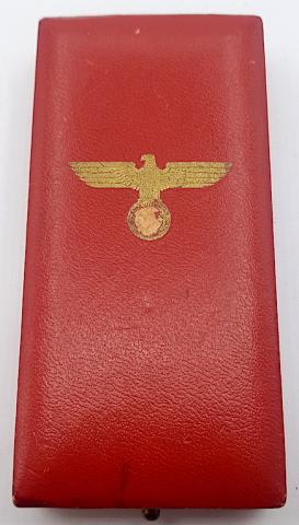 WW2 GERMAN NAZI HARD MEDAL AWARD CASE WITH THE EAGLE DENAZIFIED