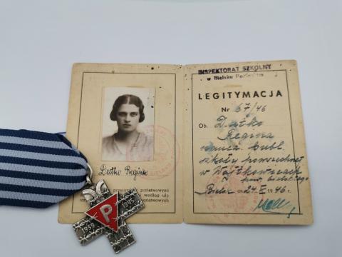 WW2 GERMAN NAZI HOLOCAUST CONCENTRATION CAMP POLISH WOMAN SURVIVOR ID PHOTO MEDAL AUSCHWITZ INMATE ORIGINAL FOR SALE