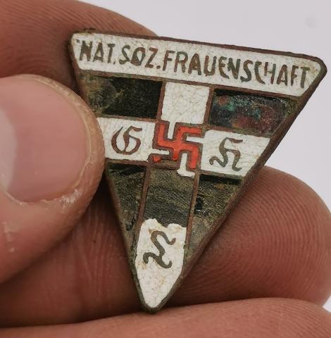 WW2 GERMAN NAZI III REICH Nat. Soz. Frauenschaft pin RELIC GROUND DUG FOUND PIN