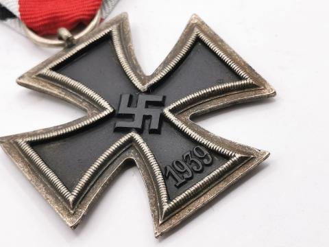 WW2 GERMAN NAZI IRON CROSS SECOND CLASS MEDAL AWARD WEHRMACHT WAFFEN SS NSDAP LUFTWAFFE KRIEGSMARINE