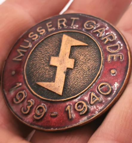 WW2 GERMAN NAZI ENAMEL BADGE WAFFEN SS DUTCH VOLUNTEER BADGE MEDAL AWARD Mussert Garde 1939 - 1940