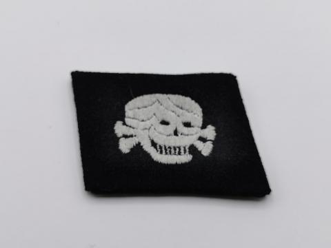 WW2 GERMAN NAZI PUMPKIN HEAD NCO SS TOTENKOPF SKULL COLLAR TAB CONCENTRATION CAMP GUARD
