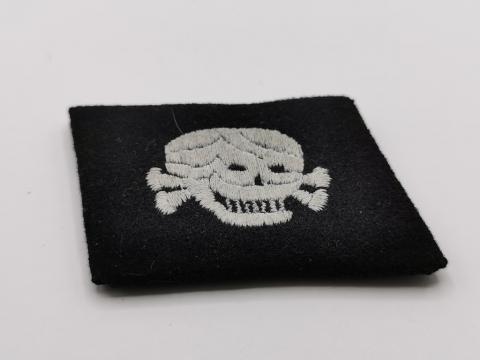 WW2 GERMAN NAZI PUMPKIN HEAD NCO SS TOTENKOPF SKULL COLLAR TAB CONCENTRATION CAMP GUARD