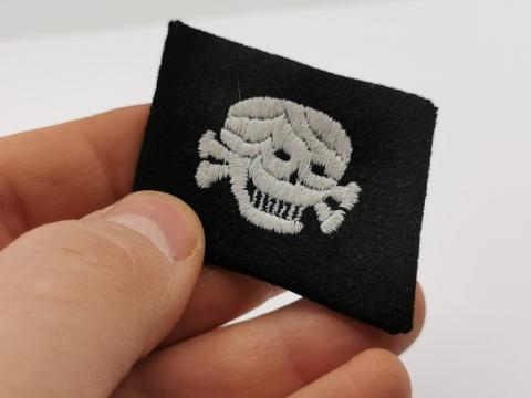 WW2 GERMAN NAZI PUMPKIN HEAD NCO SS TOTENKOPF SKULL COLLAR TAB CONCENTRATION CAMP GUARD