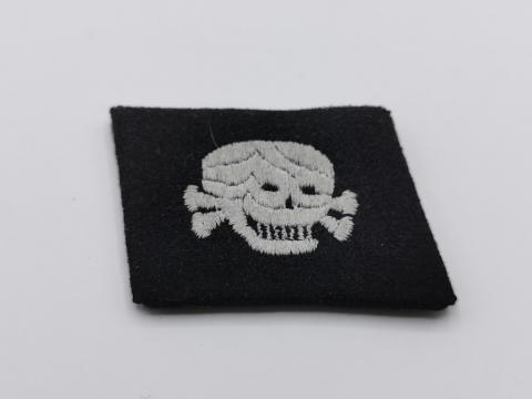 WW2 GERMAN NAZI PUMPKIN HEAD NCO SS TOTENKOPF SKULL COLLAR TAB CONCENTRATION CAMP GUARD