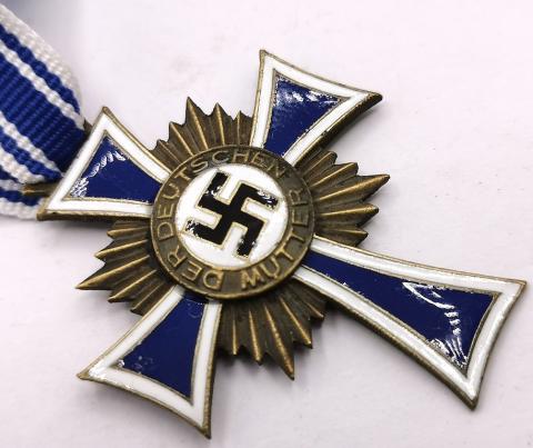 WW2 GERMAN NAZI SET OF BRONZE SILVER AND GOLD MOTHER CROSS MEDAL AWARD SET