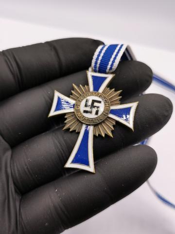 WW2 GERMAN NAZI SET OF BRONZE SILVER AND GOLD MOTHER CROSS MEDAL AWARD SET
