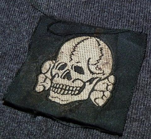 WW2 GERMAN NAZI WAFFEN SS TOTENKOPF M43 CAP SKULL CLOTH INSIGNIA BEVO NCO PATCH TISSUS 