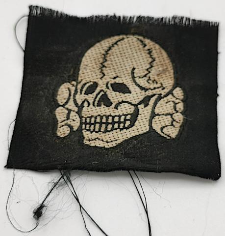 WW2 GERMAN NAZI WAFFEN SS TOTENKOPF M43 CAP SKULL CLOTH INSIGNIA BEVO NCO PATCH TISSUS 