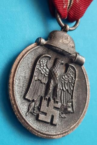 WW2 GERMAN NAZI AMAZING EASTERN FRONT CAMPAIGN MEDAL MARKED BY Klein & Quenzer (PKZ CODE 65) Medaille Winterschlacht im Osten 1941/42 – Winter Battle in the East Medal AWARD 