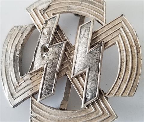 WW2 GERMAN NAZI EXTREMELY RARE WAFFEN SS SPORTS BADGE IN SILVER MEDAL AWARD WITH THE RIGHT RIVETS, MARKED M1/11