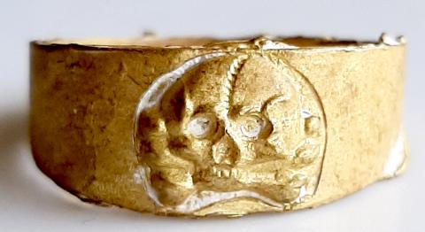 WW2 GERMAN NAZI - FROM A GROUND DUG GUY COLLECTION - WAFFEN SS TOTENKOPF EARLY PANZER GRENADIER RELIC FOUND RING WITH PANZER SKULL