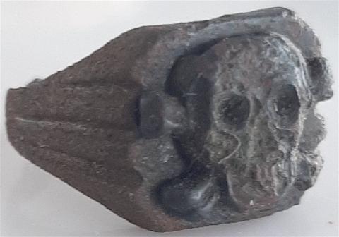 WW2 GERMAN NAZI - FROM A GROUND DUG GUY COLLECTION - WAFFEN SS TOTENKOPF RELIC FOUND RING WITH SKULL in an original WW1 iron cross case WW2 GERMAN NAZI - FROM A GROUND DUG GUY COLLECTION - WAFFEN SS TOTENKOPF RELIC FOUND RING WITH SKULL in an original WW1 iron cross case