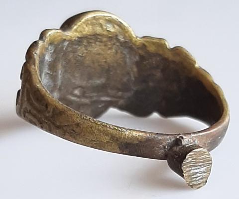 WW2 GERMAN NAZI - FROM A GROUND DUG GUY COLLECTION - WAFFEN SS TOTENKOPF RELIC FOUND RING WITH SKULL WW2 GERMAN NAZI - FROM A GROUND DUG GUY COLLECTION - WAFFEN SS TOTENKOPF RELIC FOUND RING WITH SKULL