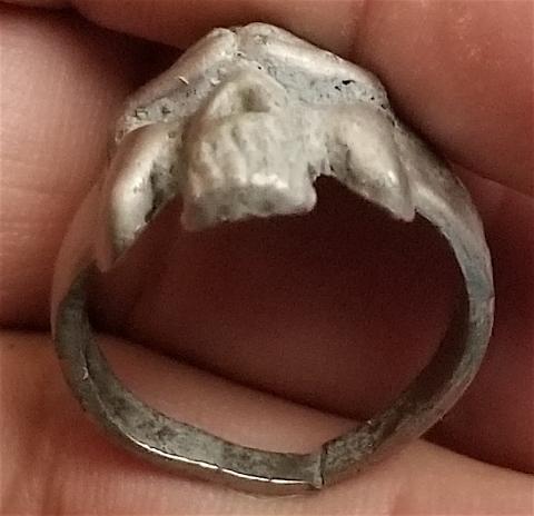 WW2 GERMAN NAZI - FROM A GROUND DUG GUY COLLECTION - WAFFEN SS TOTENKOPF RELIC FOUND SILVER RING WITH SKULL