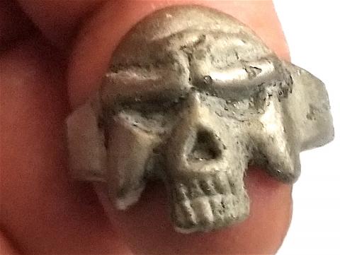 WW2 GERMAN NAZI - FROM A GROUND DUG GUY COLLECTION - WAFFEN SS TOTENKOPF RELIC FOUND SILVER RING WITH SKULL