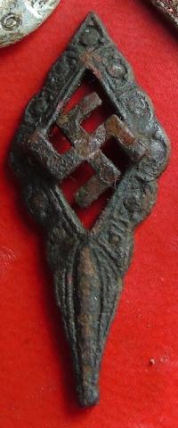 WW2 GERMAN NAZI HITLER YOUTH PIN RELIC FOUND HJ DJ HITLERJUGEND