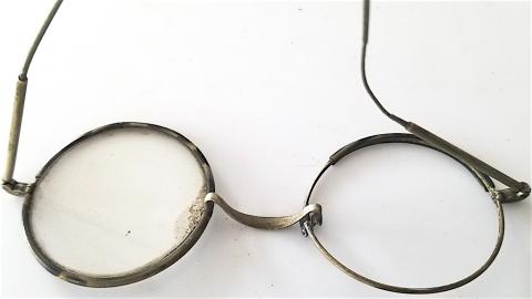 WW2 GERMAN NAZI HOLOCAUST CONCENTRATION CAMP AUSCHWITZ JEWISH INMATE PERSONAL BELONGINGS GLASSES