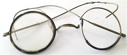 WW2 GERMAN NAZI HOLOCAUST CONCENTRATION CAMP AUSCHWITZ JEWISH INMATE PERSONAL BELONGINGS GLASSES